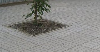 Качественная тротуарная плитка серого цвета в Верхней Пышме в октябре