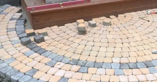 Укладка плитки на крыльцо в Верхней Пышме по цене от 821 руб. за м² | ТротуарнаяПлитка