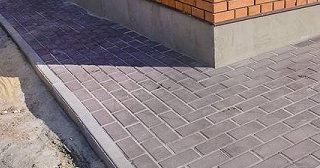 Укладка плитки на отмостку: Цена от 821 руб. в Верхней Пышме от ТротуарнаяПлитка