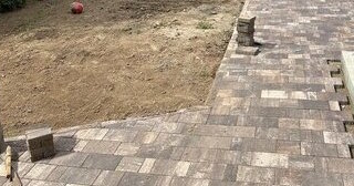 Профессиональная укладка тротуарной плитки на клей в Верхней Пышме в октябре