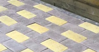 Укладка тротуарной плитки вокруг дома в Верхней Пышме - цены от 821 руб.