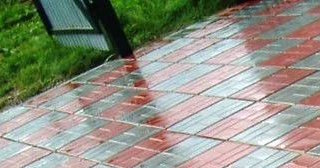Профессиональная укладка цементной тротуарной плитки в Верхней Пышме в октябре