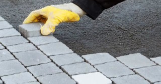 Укладка брусчатки в Верхней Пышме - цена от 821 руб. за м2 | ТротуарнаяПлитка