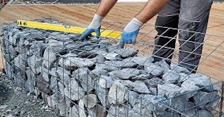 Устройство подпорной стенки из габионов в Верхней Пышме в октябре